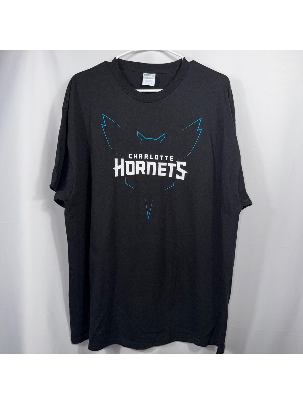 Charlotte Hornets 2025-26 Schedule T-Shirt XL